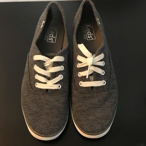KEDS size 6 gray and white shoes sneakers
